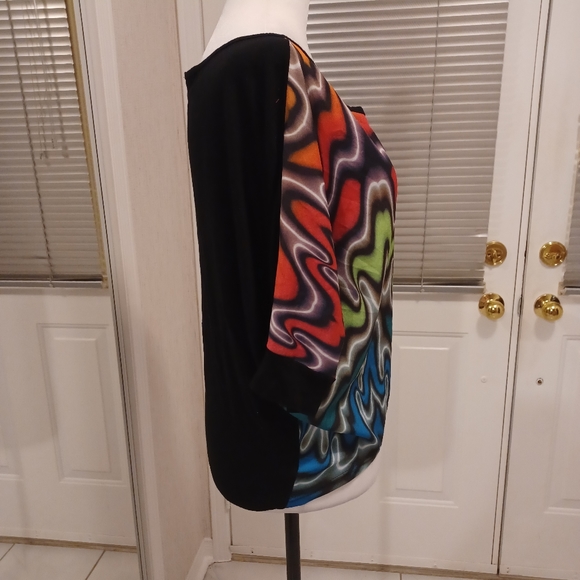 $4 Add-on Colourful Batwing Top - Size Medium - Picture 4 of 6